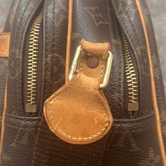Authentic Louis Vuitton Reporter bag - Picture 3 of 10